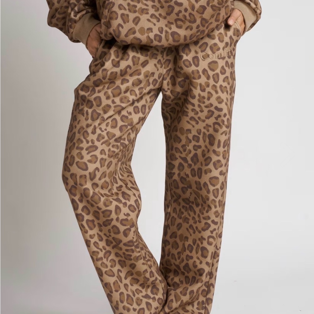 Comfrt Unisex Leopard Print Pants size medium - Picture 3 of 3